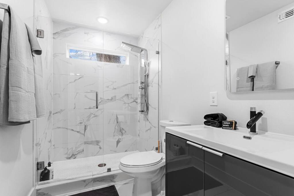 Stylish 2 Bed 1 Mile To Downtown Free Parking Villa Dallas Exterior photo